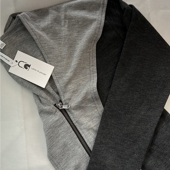 NEW! Cable & Gauge Zip Up with Thumbholes size small 
No Hood - Picture 4 of 8